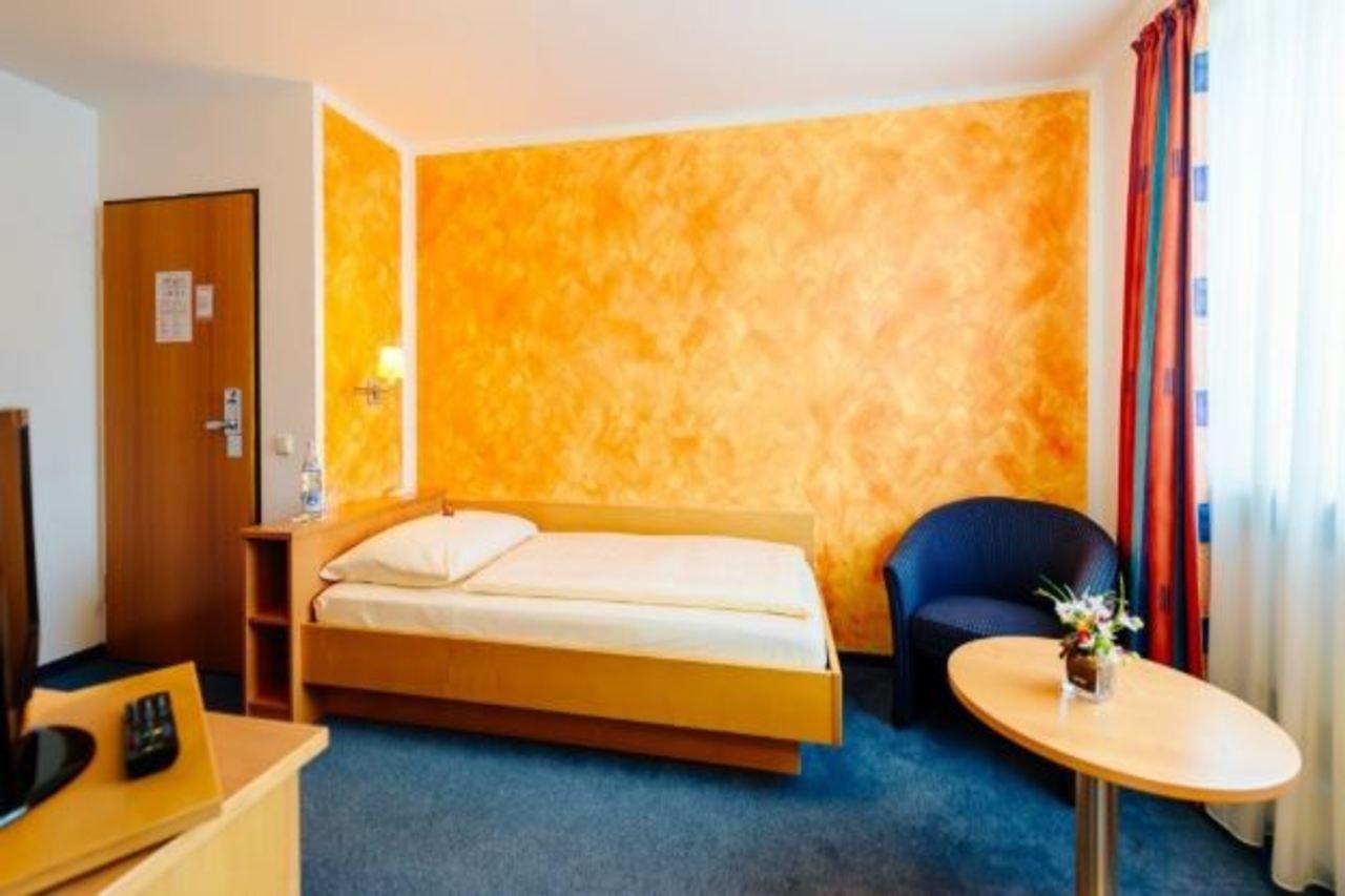 מינכן Hotel Graf Lehndorff Zur Messe מראה חיצוני תמונה