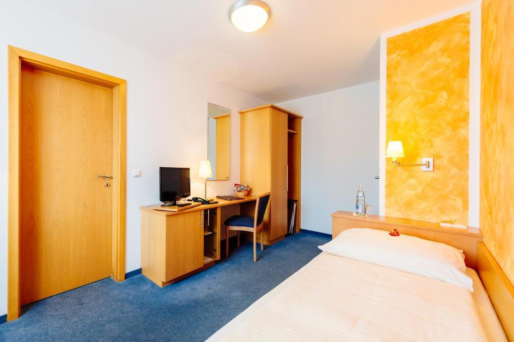 מינכן Hotel Graf Lehndorff Zur Messe מראה חיצוני תמונה